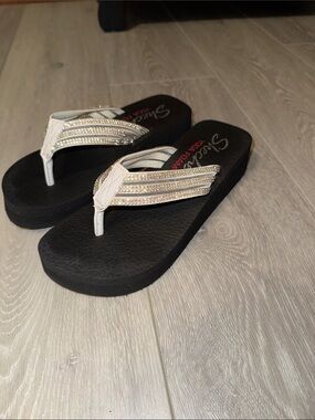 Skechers Women's Black Platform Flip Flop Sandals with White Crystal Straps